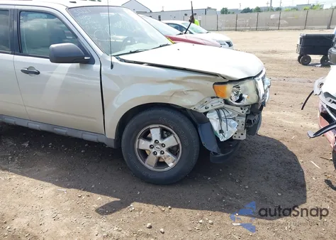 2009 Ford Escape Xlt z USA, uszkodzony, nr VIN 1FMCU93G89KA25353